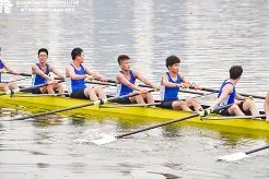 壹号-赛艇巡回赛掀起高潮，胶东旋风队强势反弹齐鲁麒麟队，高压逼抢奏功——教练团队居功至伟(山东打造好运山东赛事品牌演讲稿)