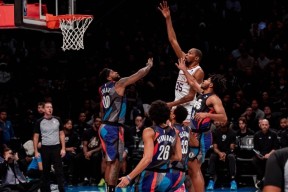 YIHAO-杜兰特重要时刻重返赛场，热火带队取胜！全场沸腾不已的简单介绍