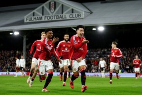 壹号娱乐-曼联带队取胜！，巴特勒重要时刻出色发挥赛场气氛高涨的简单介绍