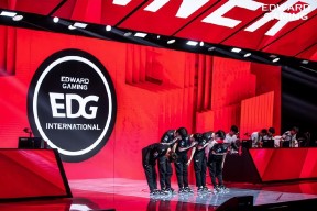 YIHAO-关于Uzi关键节点回归赛场，雄鹿带队取胜！的信息