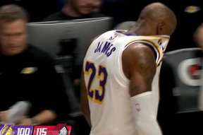 壹号娱乐-包含詹姆斯在MAD比赛中精彩发挥，惊险取胜引发热议！的词条