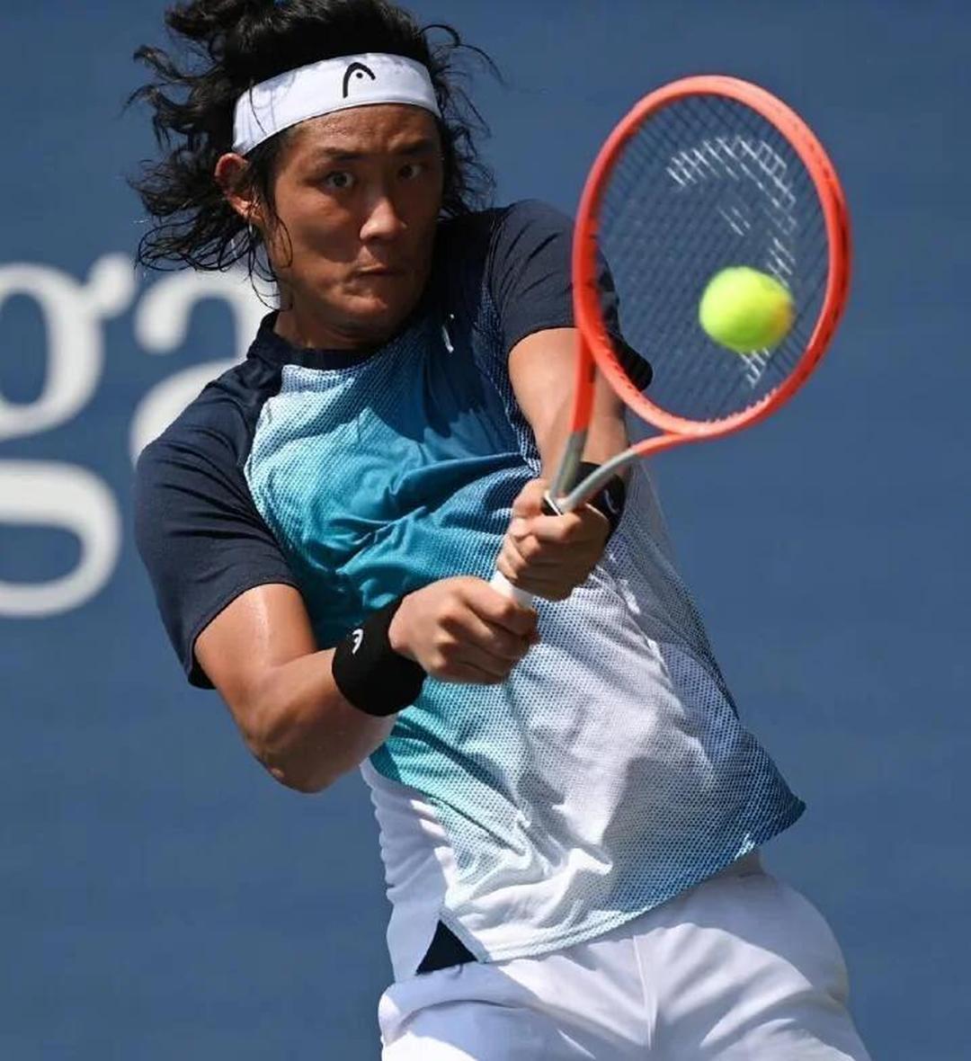  网球巡回赛掀起高潮，江畔旋风队鏖战中原麒麟队，老将里程碑之夜——边后卫成为亮点