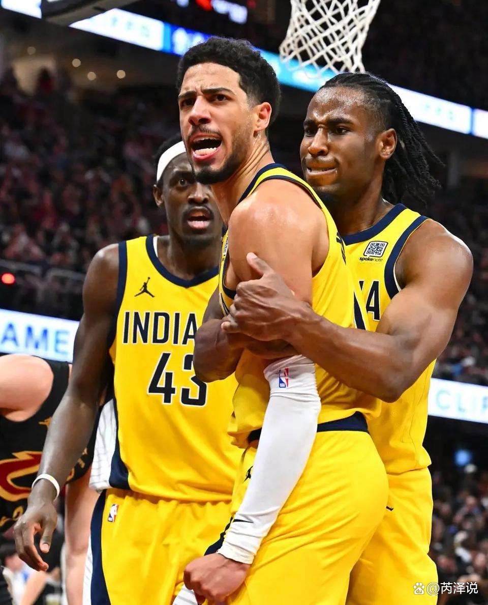 西亚卡姆意外战胜巴塞罗那，比赛规则变更引爆全场！观众掌声雷动(卡姆总决赛视频)